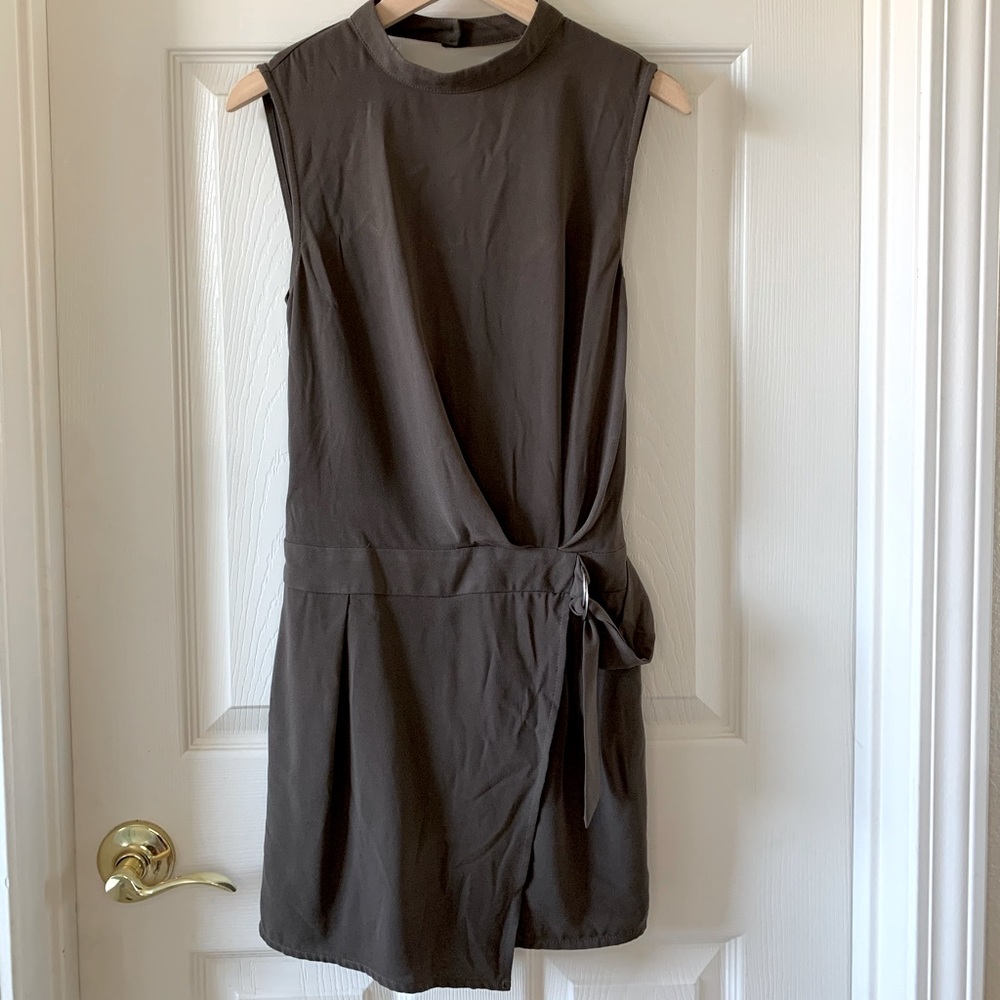 Taupe Low Cut Back Rmper